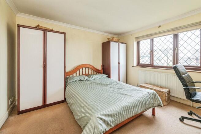 4 bed Detached for sale Image 11