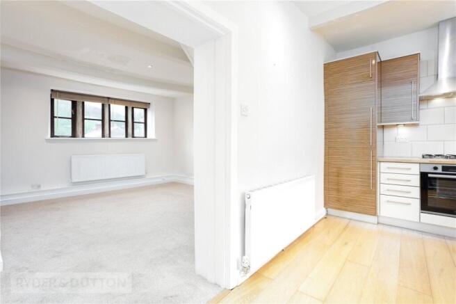 Kitchen / Lounge