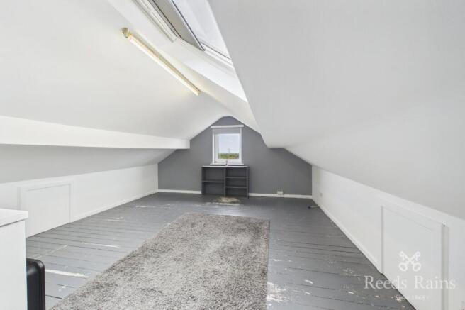 4 bed Semi-Detached for sale Image 8