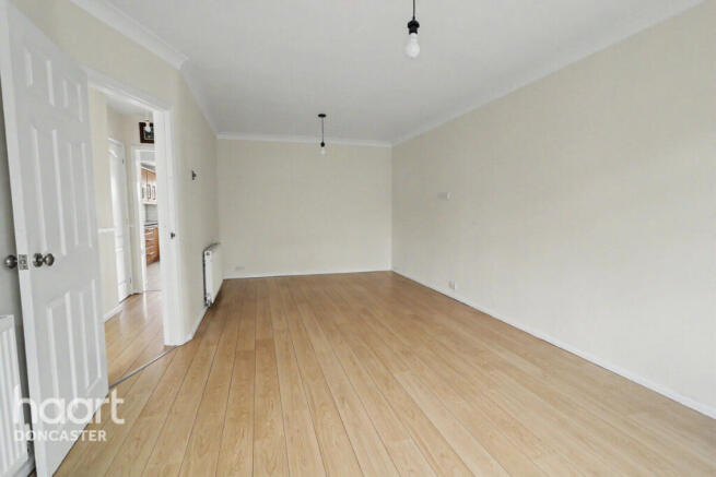 3 bed Semi-Detached for sale Image 6