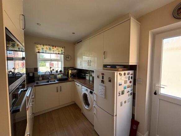 3 bed Detached Bungalow for sale Image 6