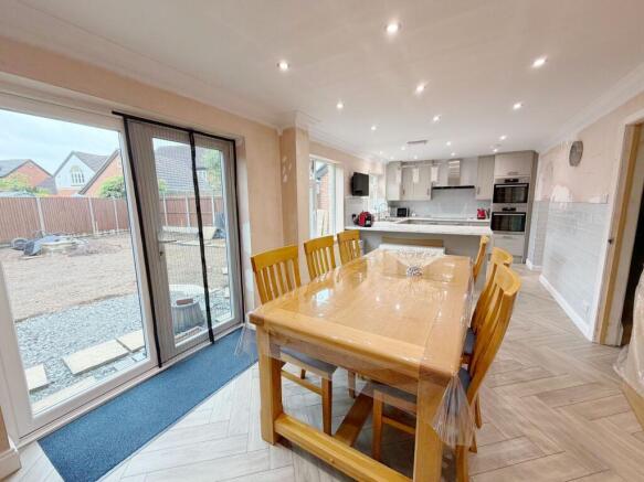 Broadhurst Abbey, Bedford, MK41 photo 4