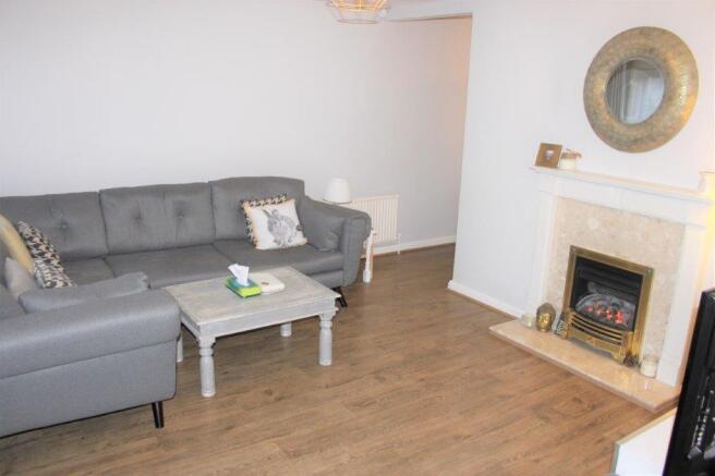 FRONT LOUNGE