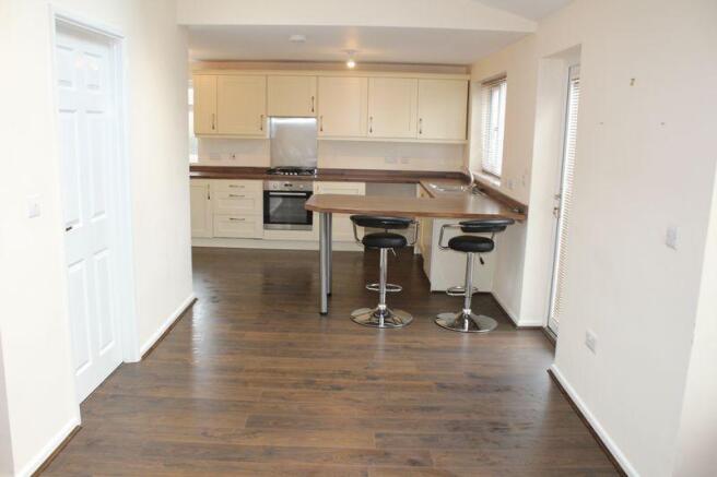 Kitchen / Brea...