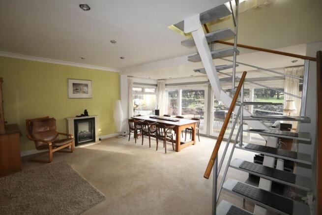 Sitting room / dining room