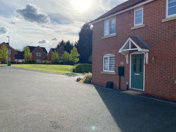 Greyhound Road External