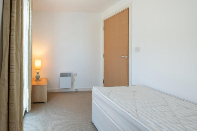 2 bed Flat for sale Image 5