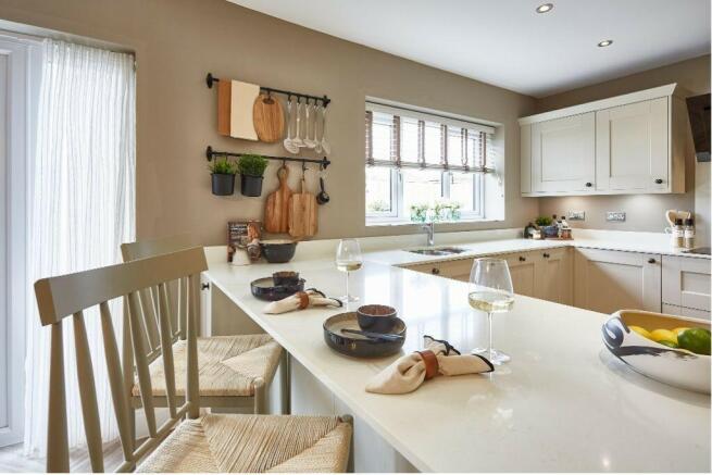 5 bed Detached for sale Image 4