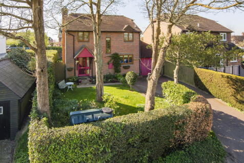 Upper Greenwoods Lane, Punnetts Town
