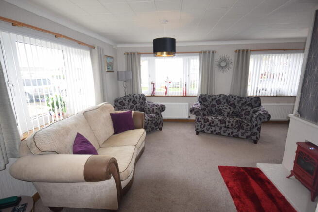 LOUNGE/DINER