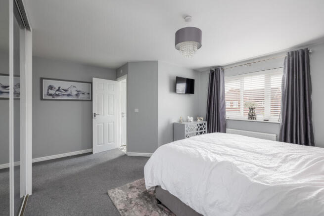 4 bed Detached for sale Image 10