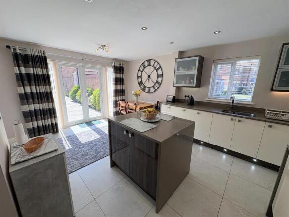 Kitchen/Dining Room