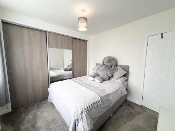 5 bed Detached Bungalow for sale Image 12
