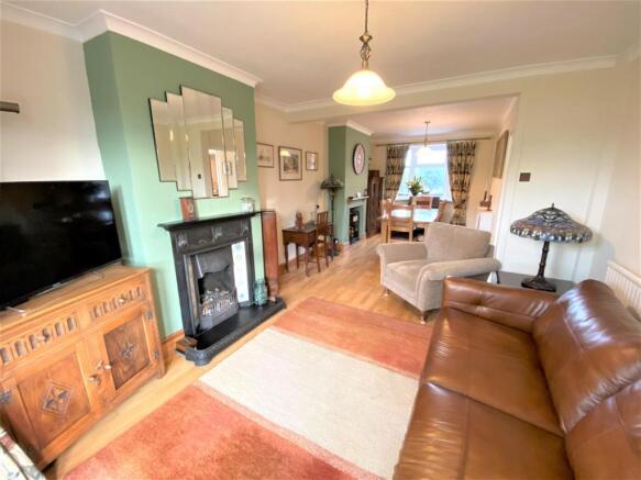 LIVING/DINING ROOM