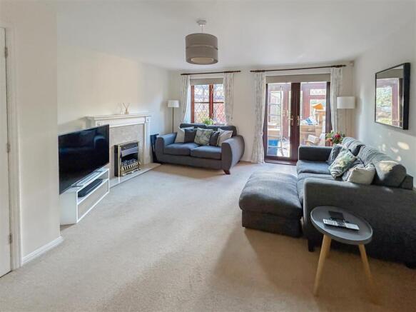 1 Larkspur Close Lounge Processed.jpg