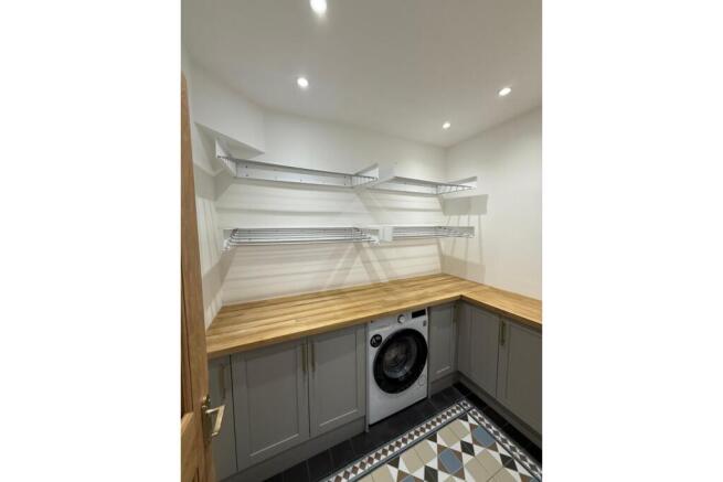 3 bed Terraced for sale Image 7