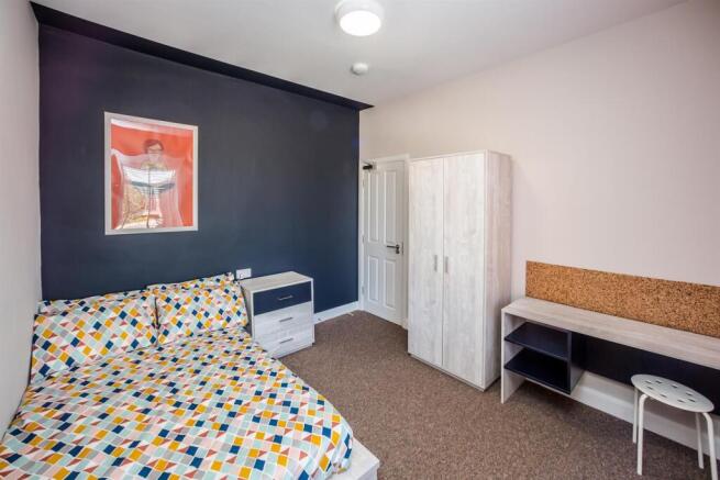 4 bed House Share to rent Image 9