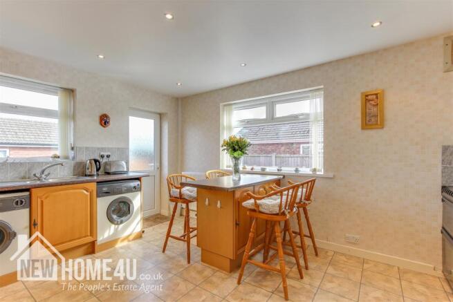KITCHEN: