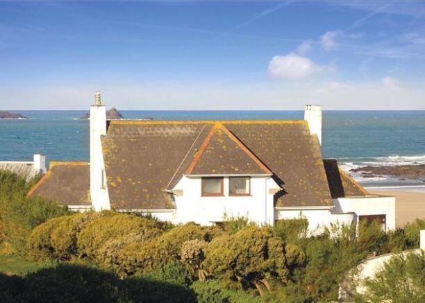 Detached Beachfront