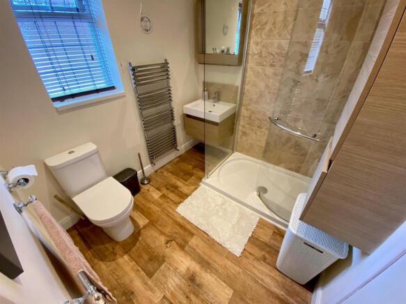 SHOWER ROOM
