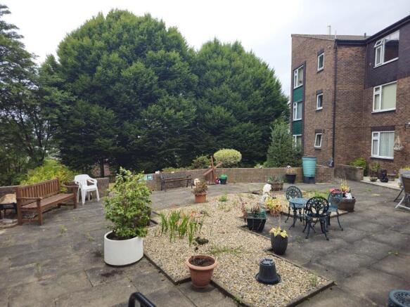 1 bed Ground Flat to rent Image 7