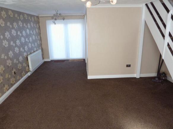 Lounge/Dining ...