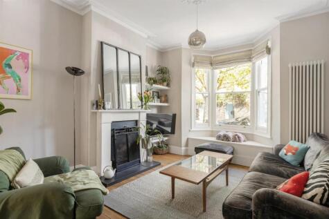 Dayton Grove, London