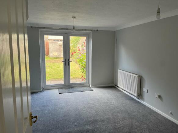 Living room photo 2