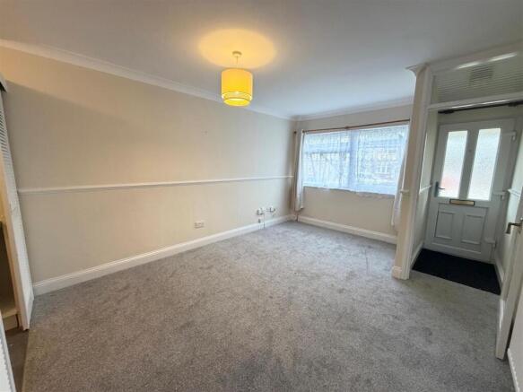Lounge1.jpg