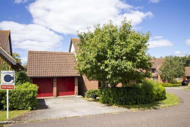 DETACHED DOUBLE GARAGE