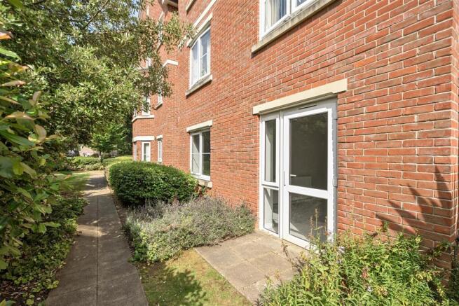 1 bed Retirement Property for sale Image 8
