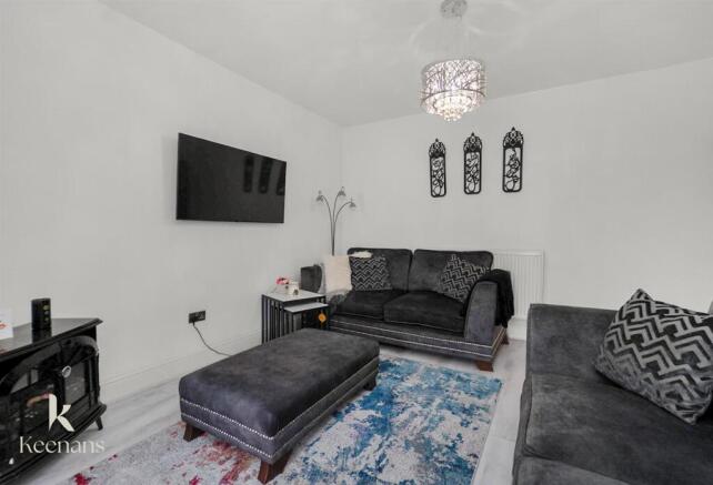 3 bed Semi-Detached for sale Image 9