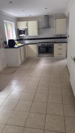 21 Stonehaven, Bolton, BL3 4UW photo 4