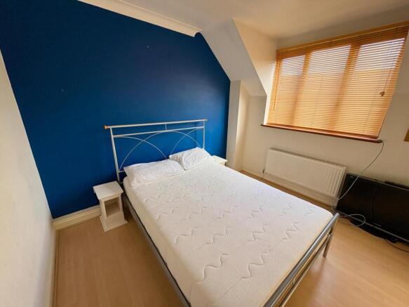 3 bed Terraced to rent Image 6