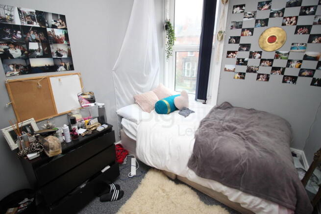 8 bed House Share to rent Image 10
