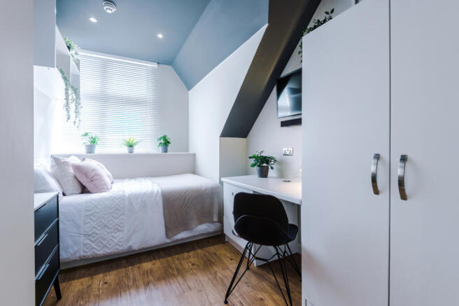 Flat 15, UNW, 1