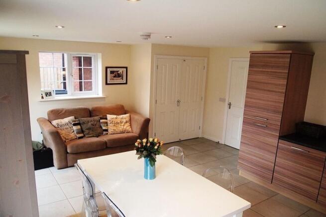 LIVING KITCHEN