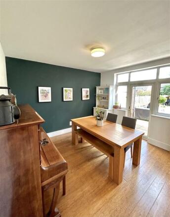 Dining room pic 1.JPG