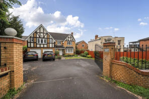 Fulwood House, Basingstoke Road, Reading RG7 1AA