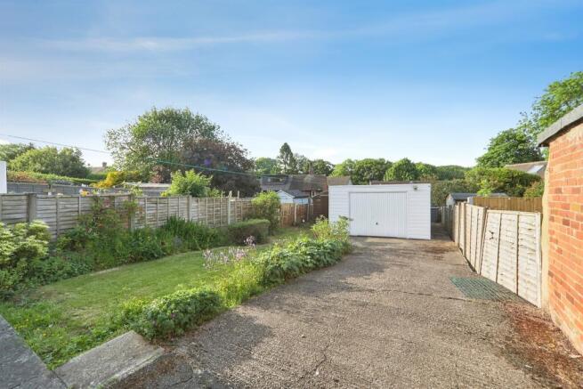 2 bed Semi-Detached for sale Image 8