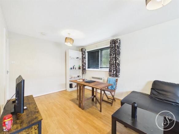 1 bed Detached for sale Image 4