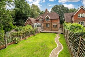 25, The Dene, Abinger Hammer RH5 6PX