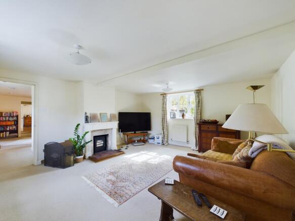 CAM01354G0-PR0159-STILL011