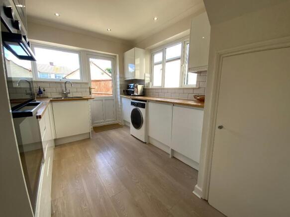 KITCHEN 12'5 x 8'9