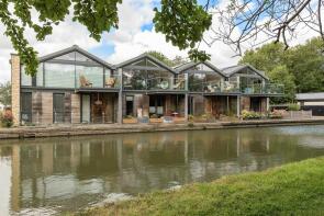 3, Marsworth Wharf, Tring HP23 4BW