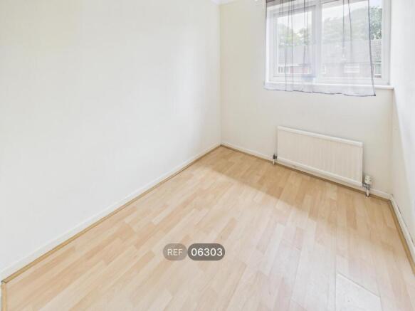 3 bed Terraced to rent Image 11