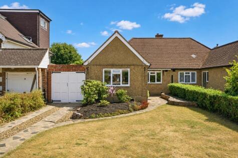 Hawfield Gardens, Park Street, St. Albans, Hertfordshire, AL2