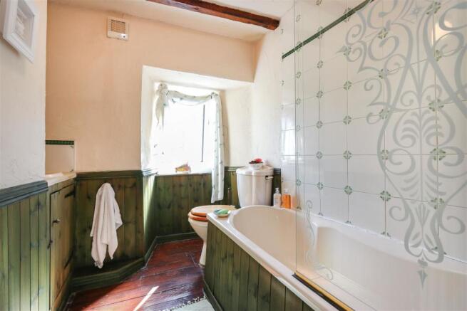 Bathroom.jpg