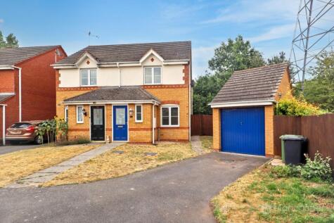 Upton Drive, Maple Park, Nuneaton, CV11 4GF