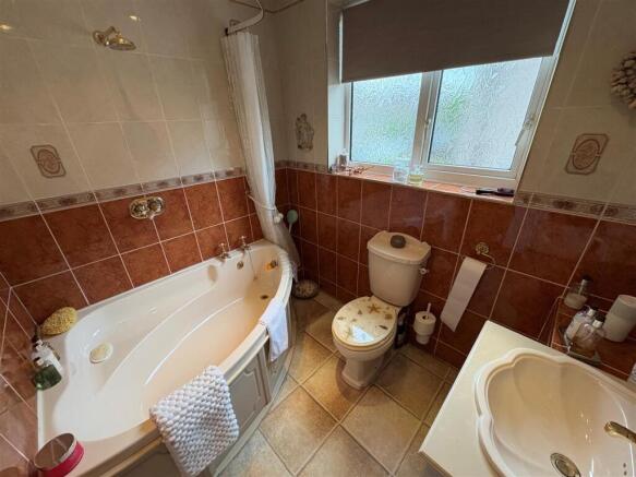 3 bed Semi-Detached for sale Image 12